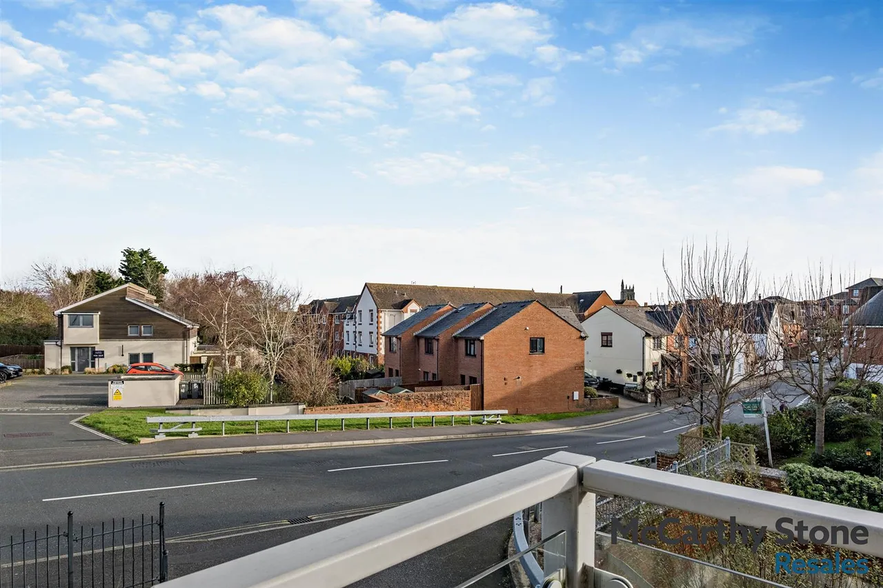 Foxes Road, Newport, PO30, photo 28