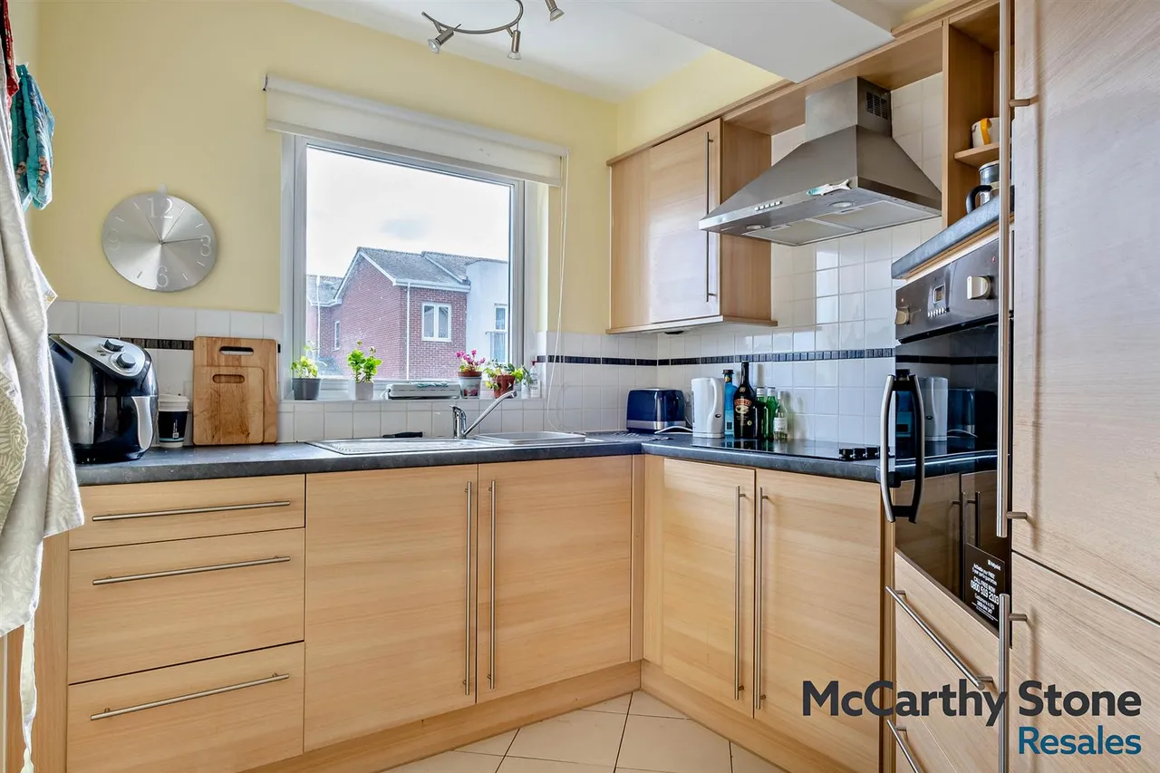 Foxes Road, Newport, PO30, photo 17