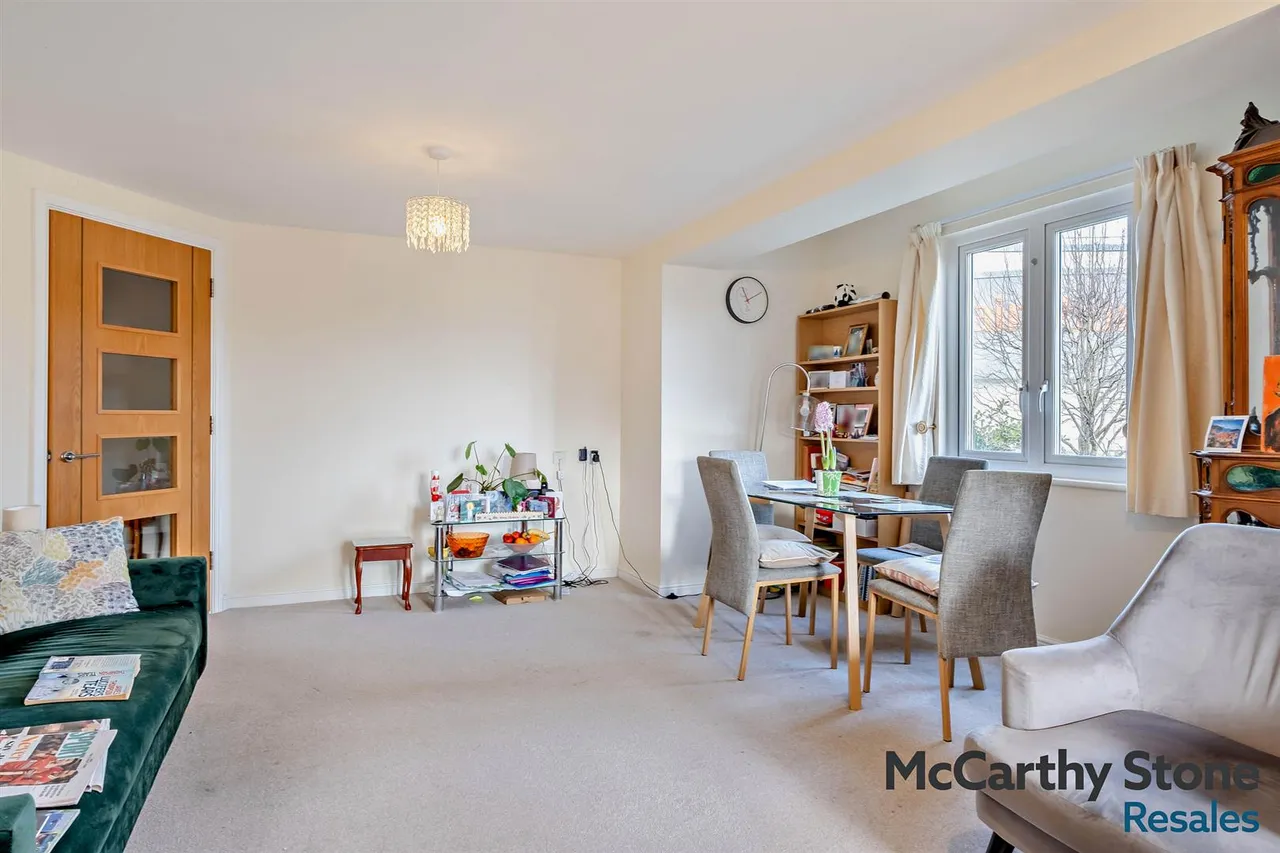 Foxes Road, Newport, PO30, photo 16