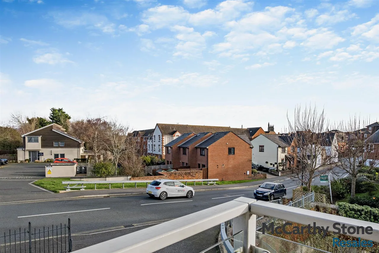 Foxes Road, Newport, PO30, photo 27