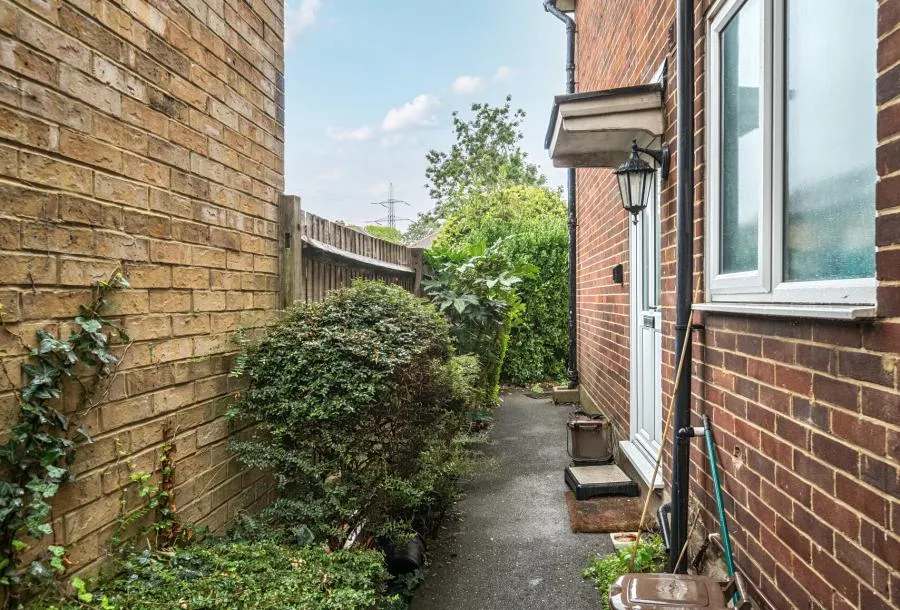 Heatherdene Close, Mitcham, CR4, photo 18