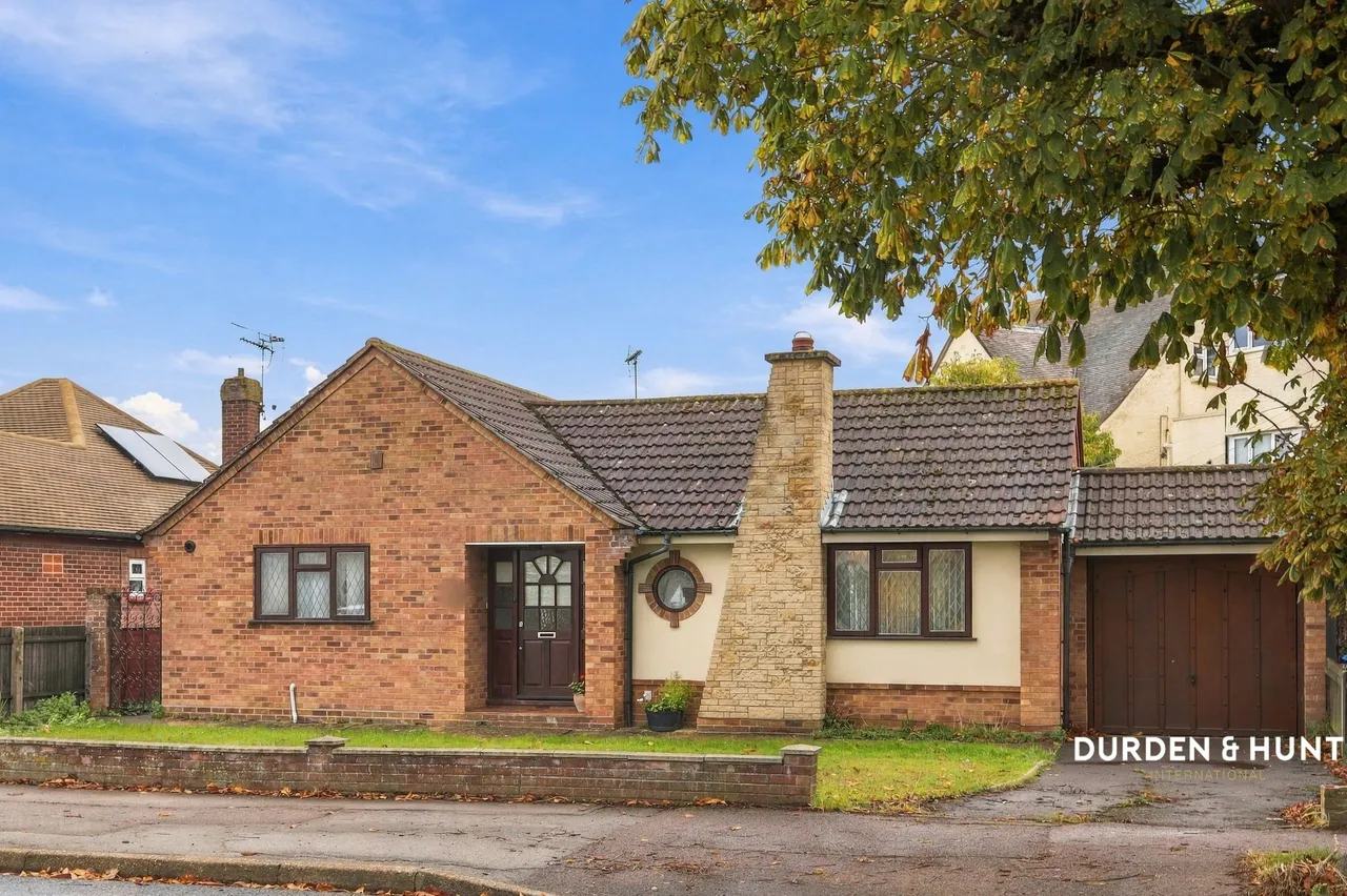 2 bed house for sale, Holland Road, Clacton-On-Sea, CO15