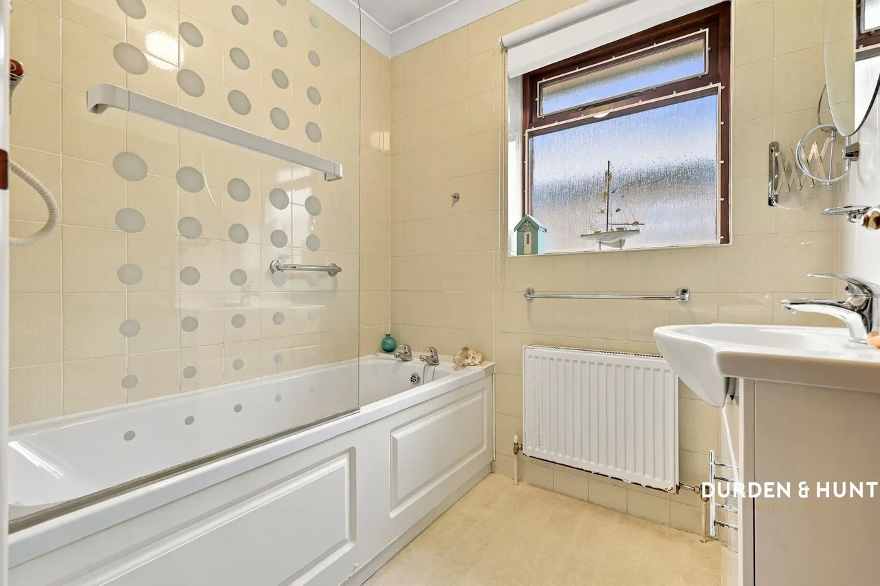 Holland Road, Clacton-On-Sea, CO15, photo 17