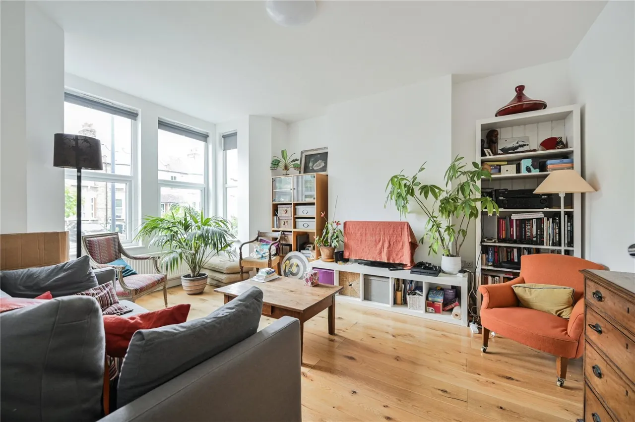 Warwick Road, London, N11, photo 2