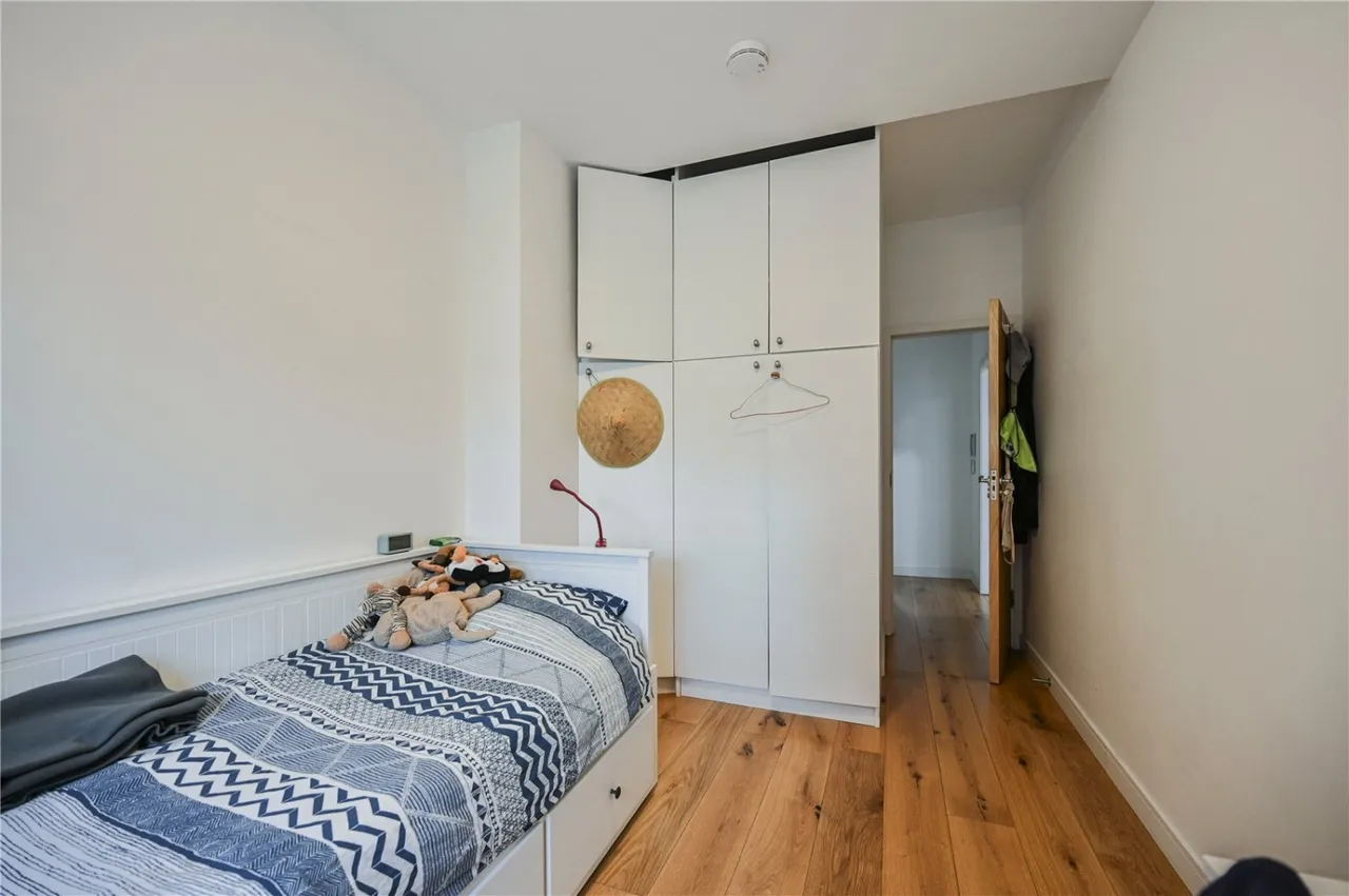 Warwick Road, London, N11, photo 9