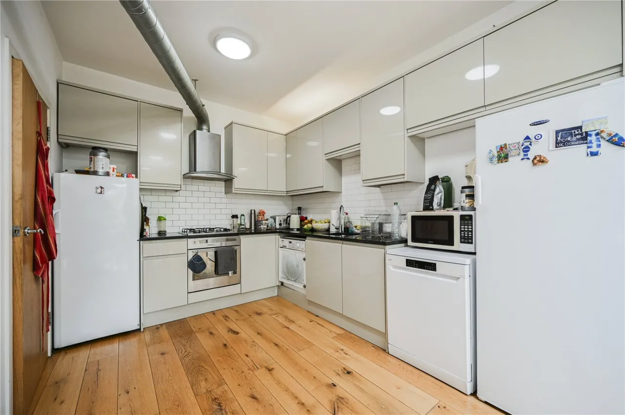 Warwick Road, London, N11, photo 6