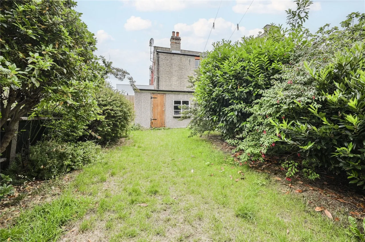 Warwick Road, London, N11, photo 22