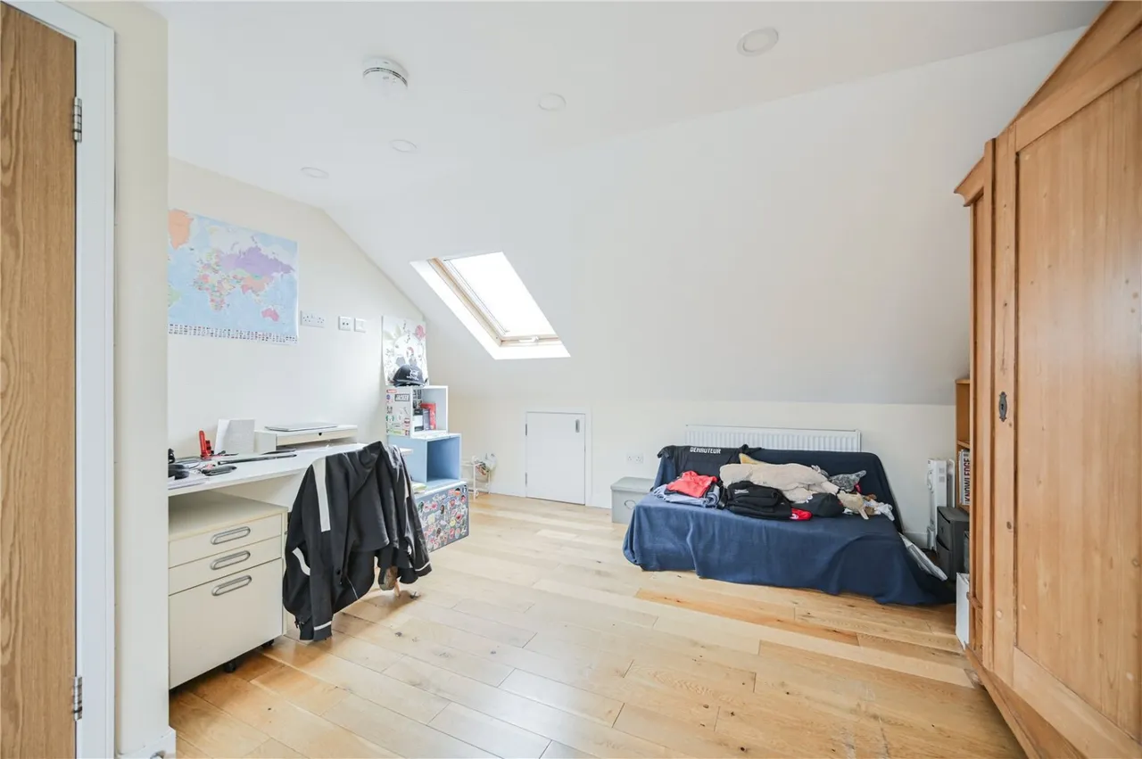 Warwick Road, London, N11, photo 18
