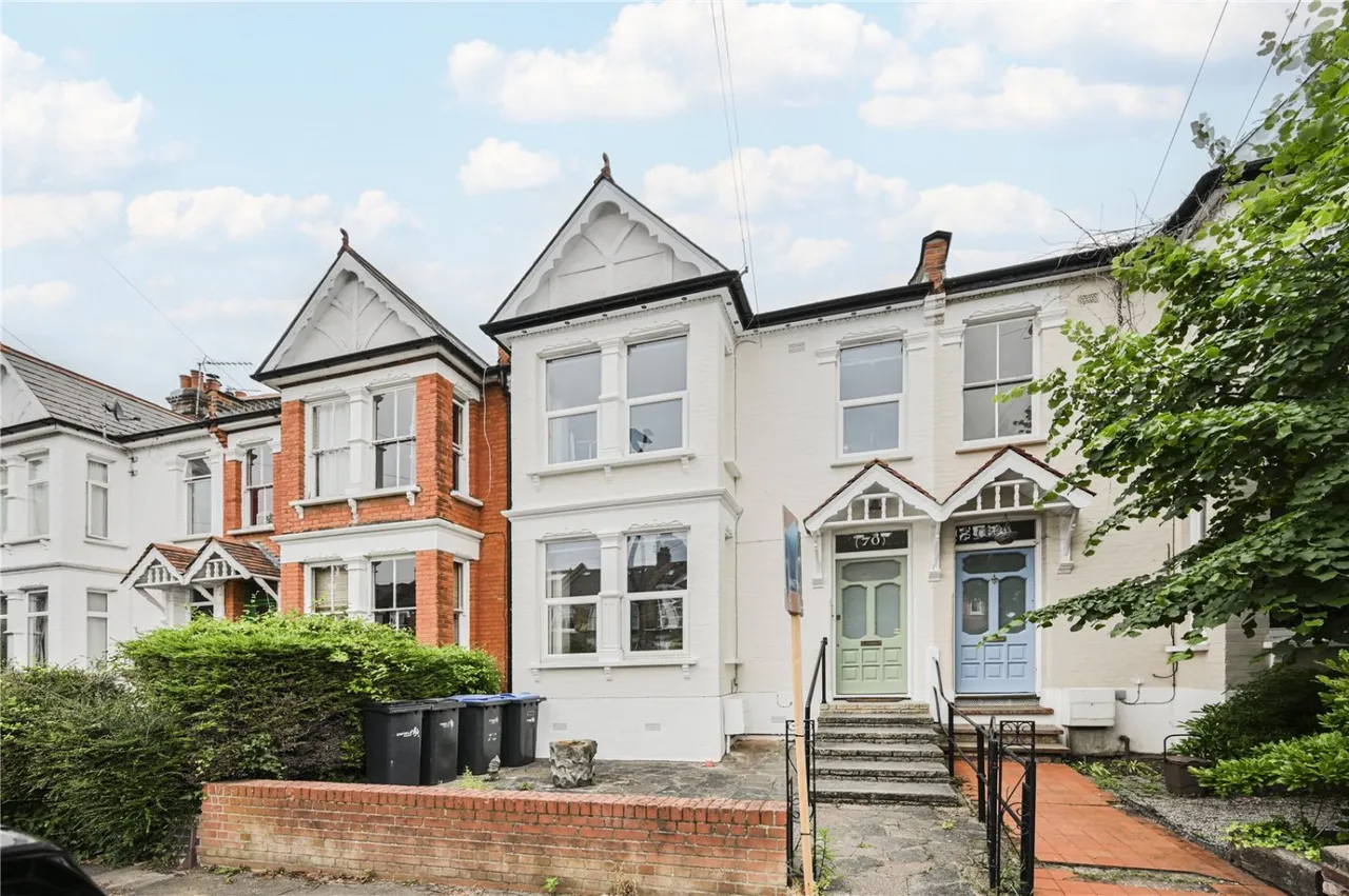 5 bed house for sale, Warwick Road, London, N11