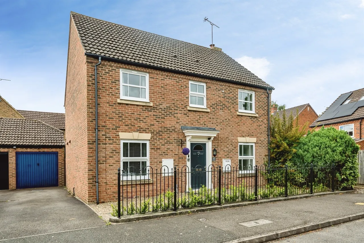 4 bed house for sale — Chelsea Road, Aylesbury