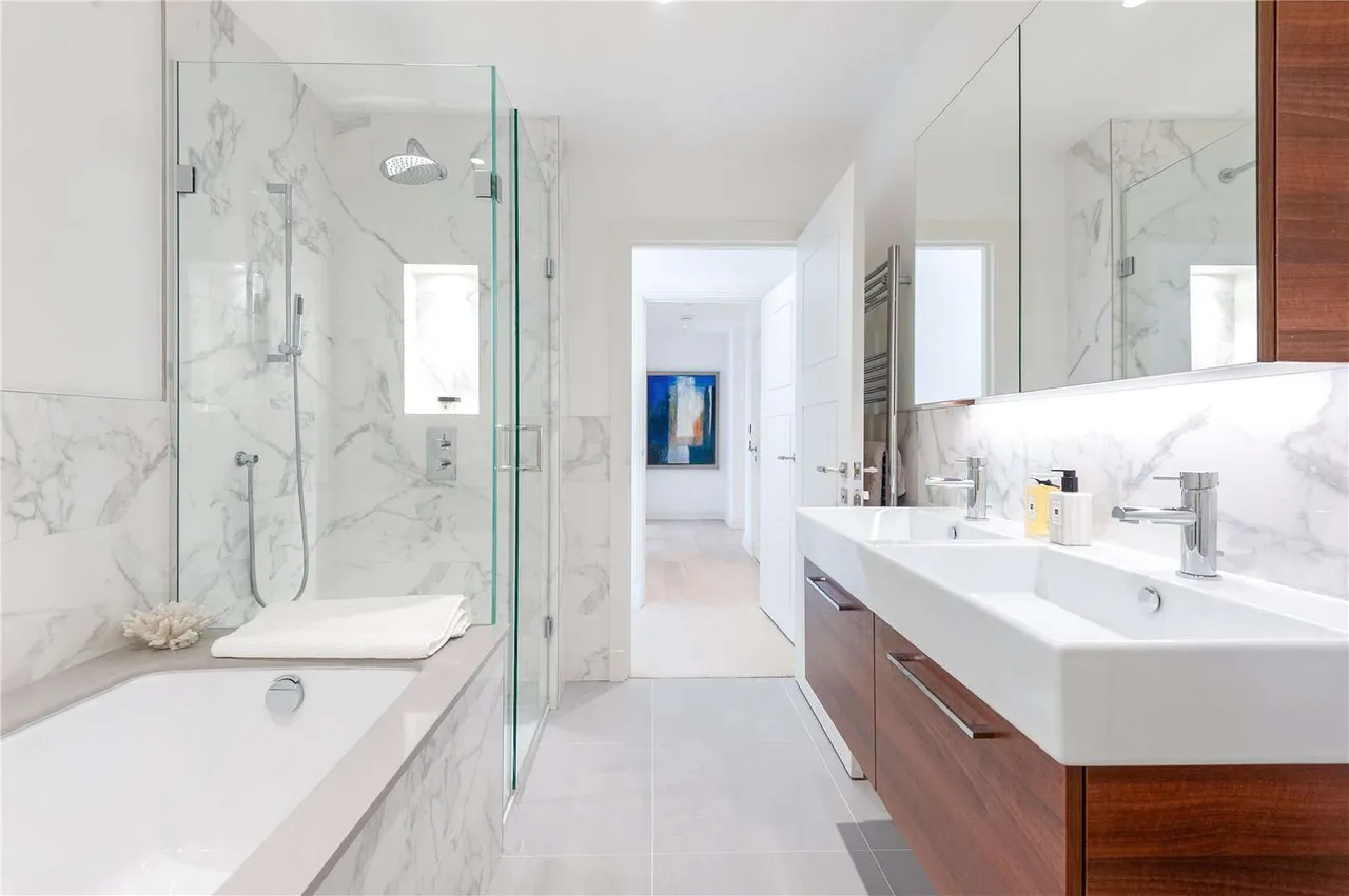 Pinewood Gardens, Teddington, TW11 9FJ, photo 6
