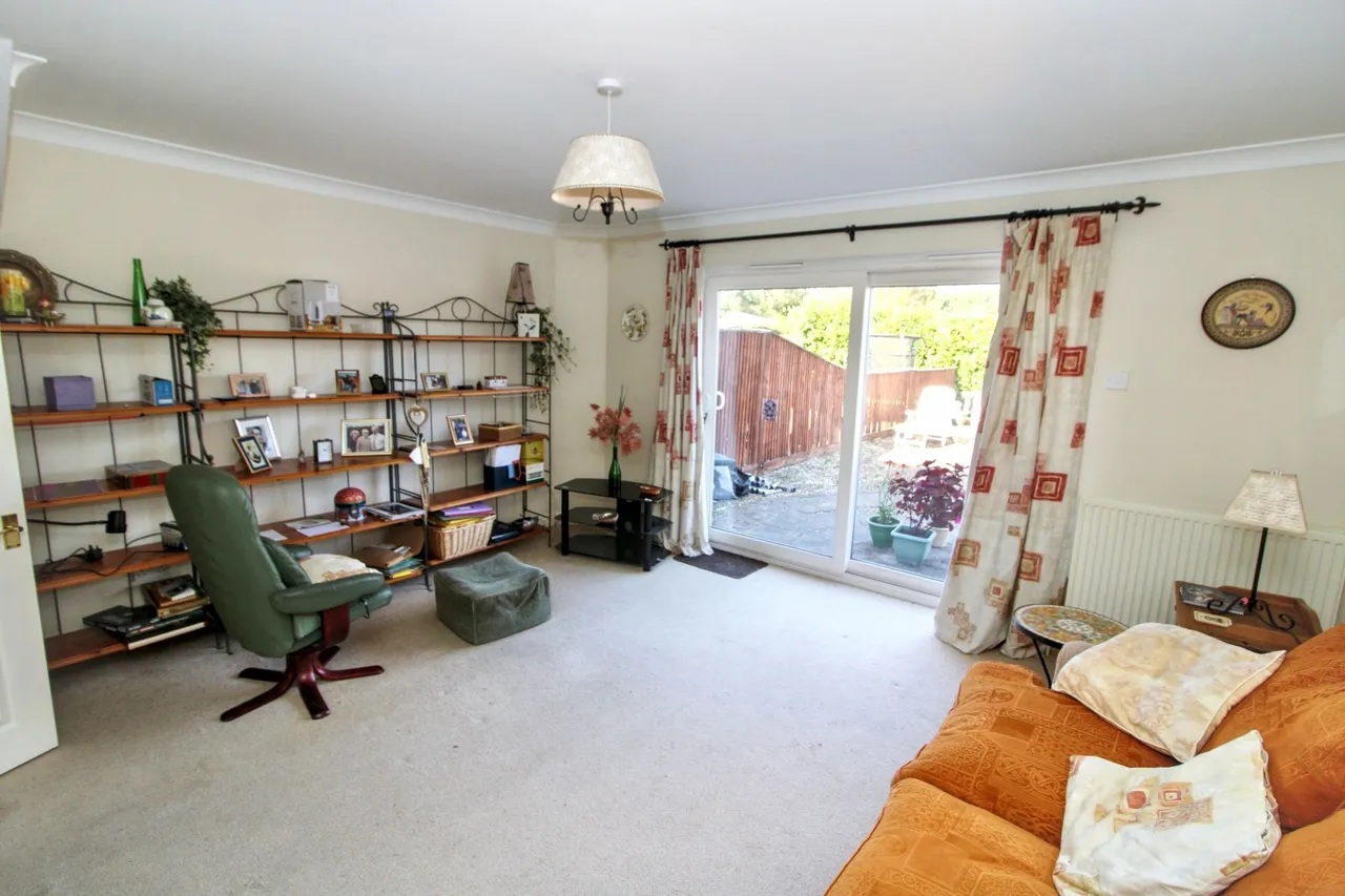 Amersham Road, Hazlemere, HP15, photo 2