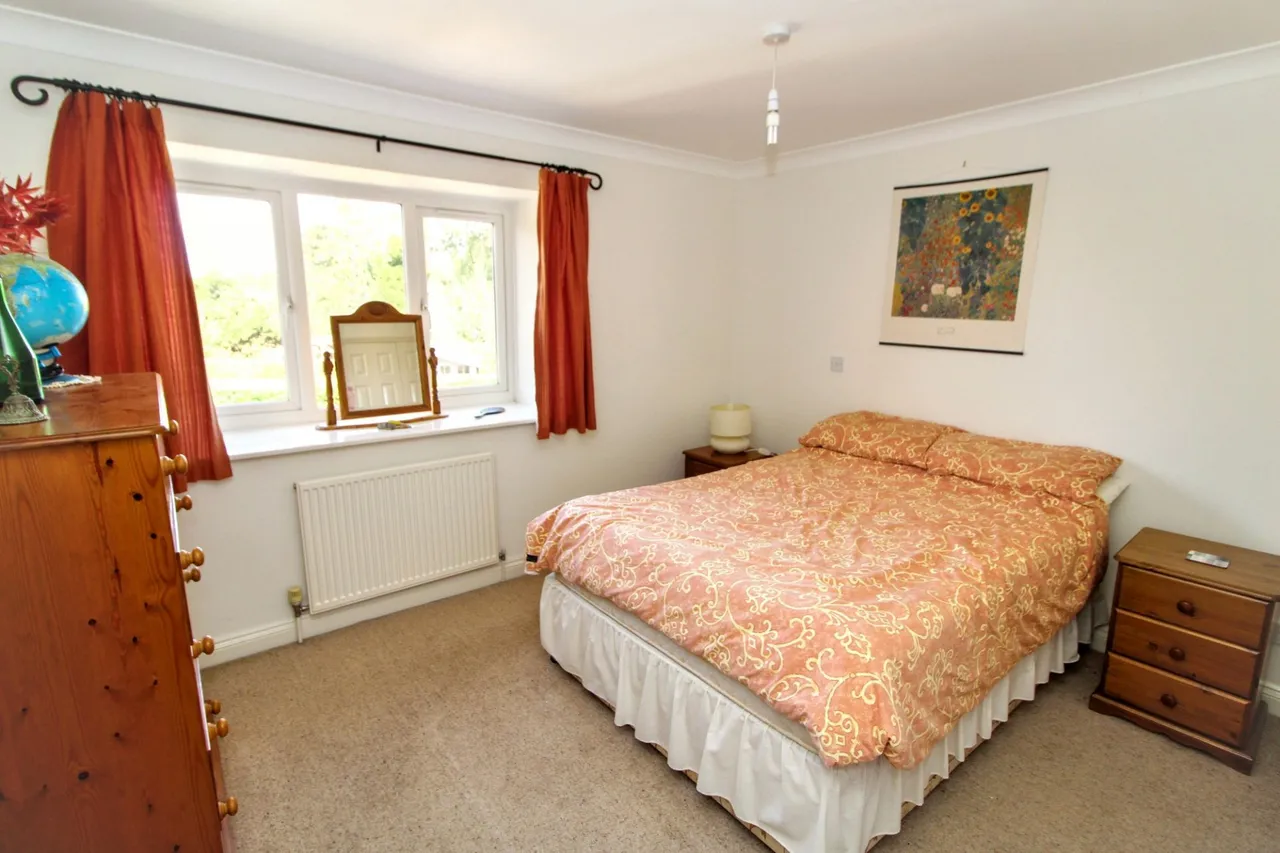 Amersham Road, Hazlemere, HP15, photo 5