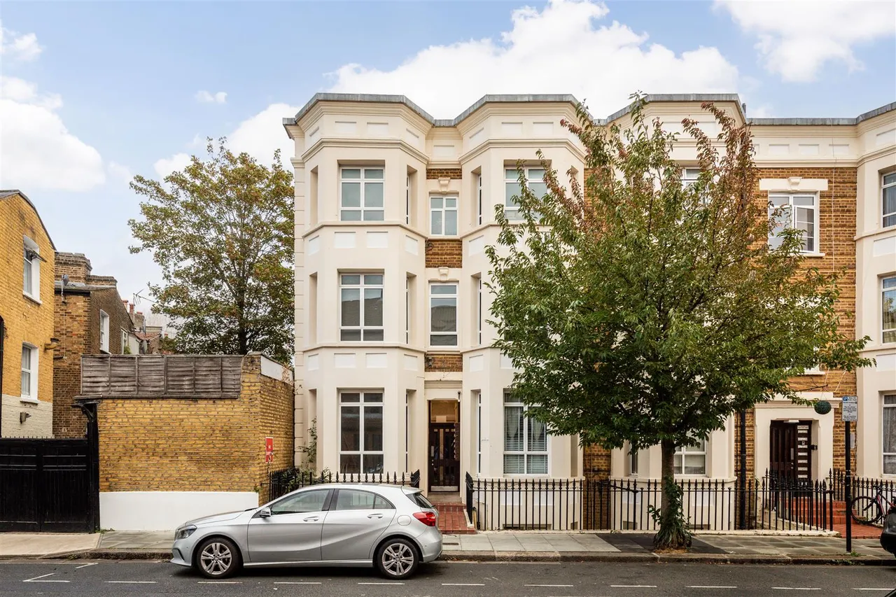 1 bed flat for sale, Curwen Road, London, W12