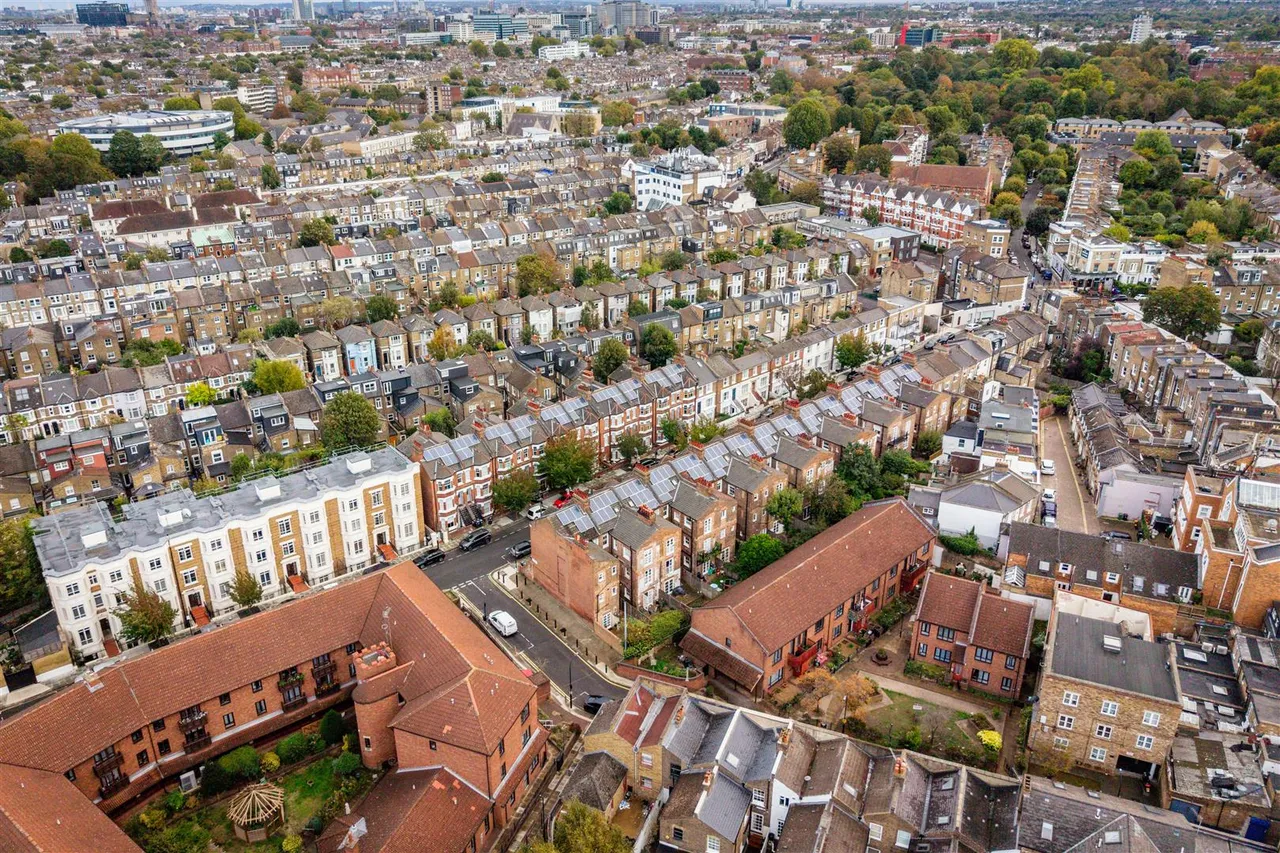 Curwen Road, London, W12, photo 8