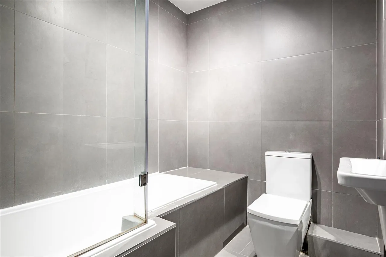 Curwen Road, London, W12, photo 7