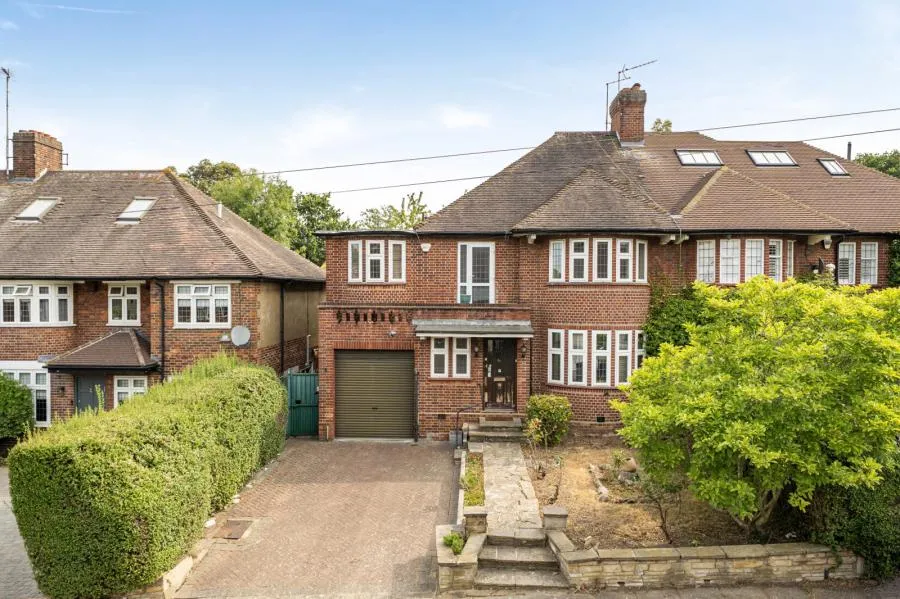 Hillcrest Gardens, London, N3, photo 22