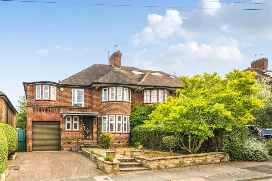 5 bed house for sale, Hillcrest Gardens, London, N3