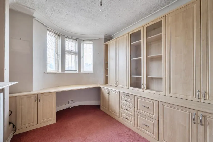 Hillcrest Gardens, London, N3, photo 13