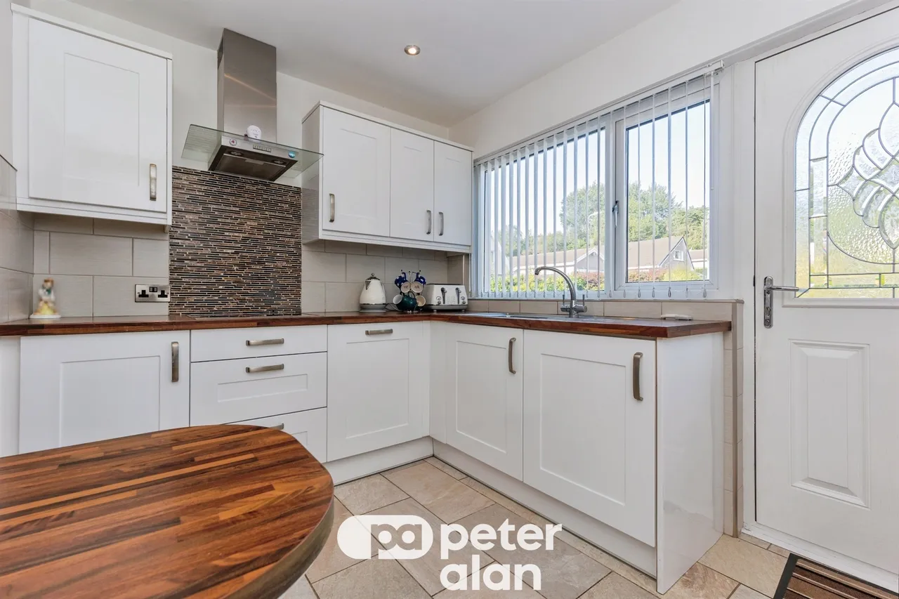 Briarwood Close, Neath, SA10, photo 3