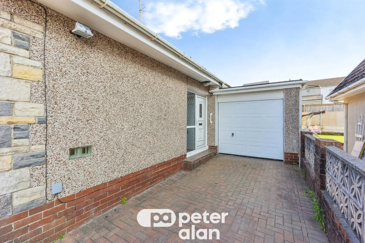 Briarwood Close, Neath, SA10, photo 17