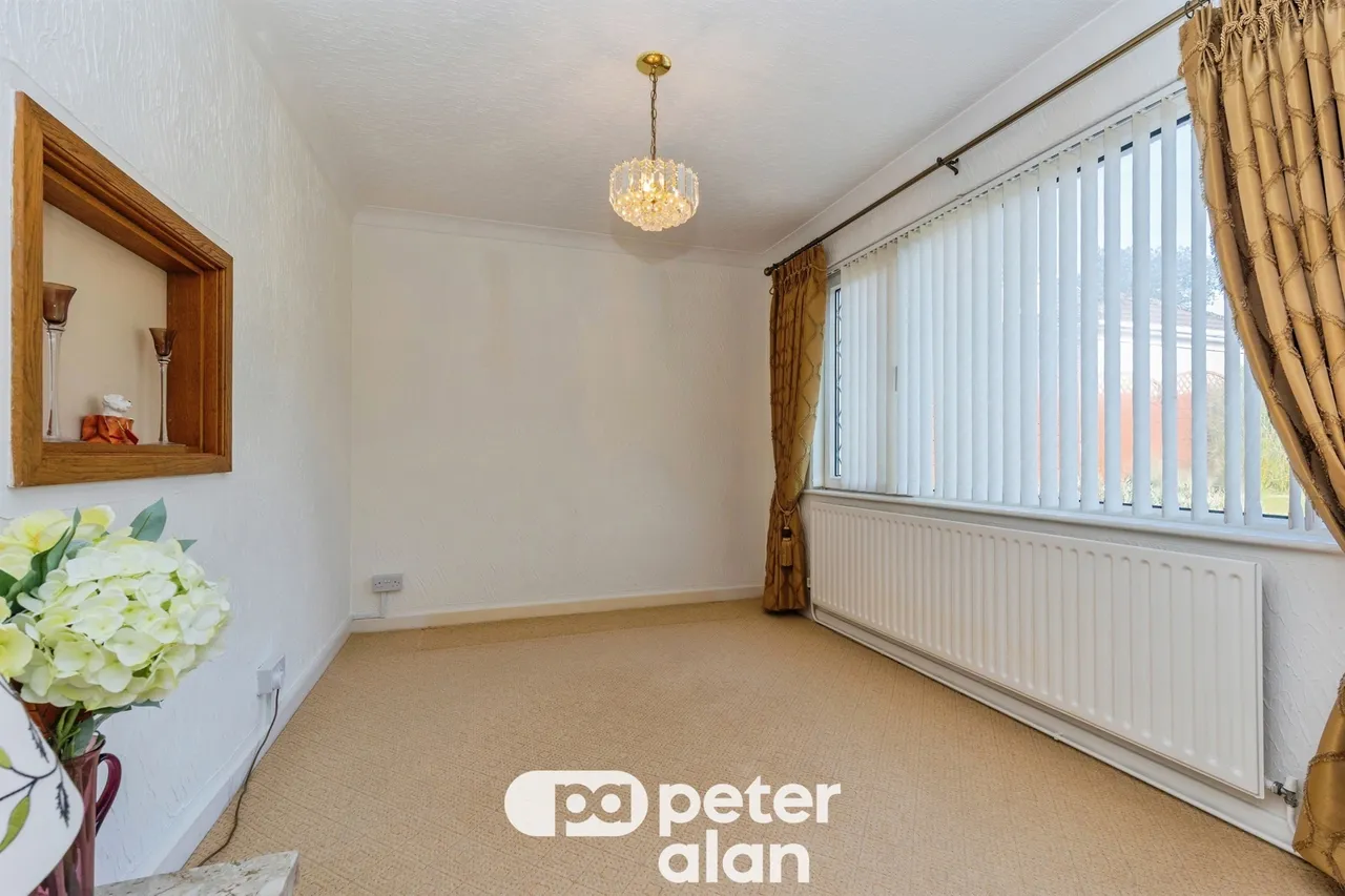 Briarwood Close, Neath, SA10, photo 7