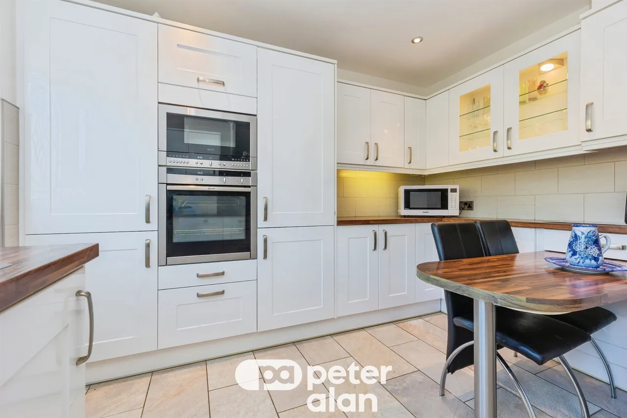 Briarwood Close, Neath, SA10, photo 2