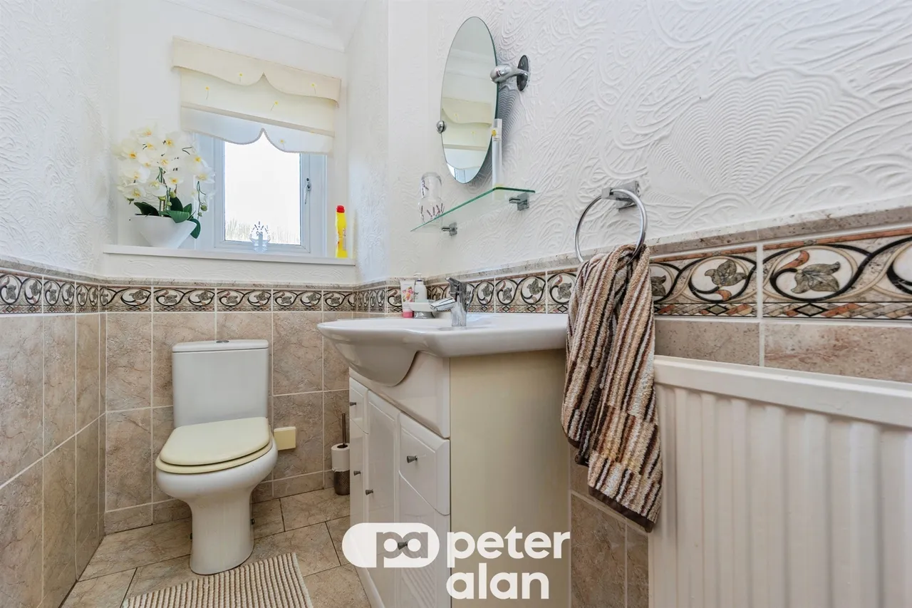 Briarwood Close, Neath, SA10, photo 9