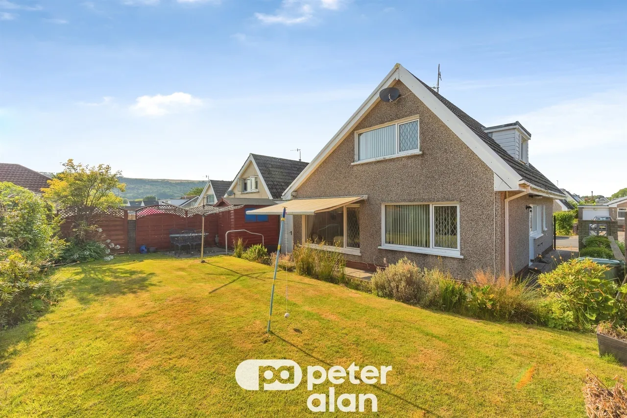 Briarwood Close, Neath, SA10, photo 6