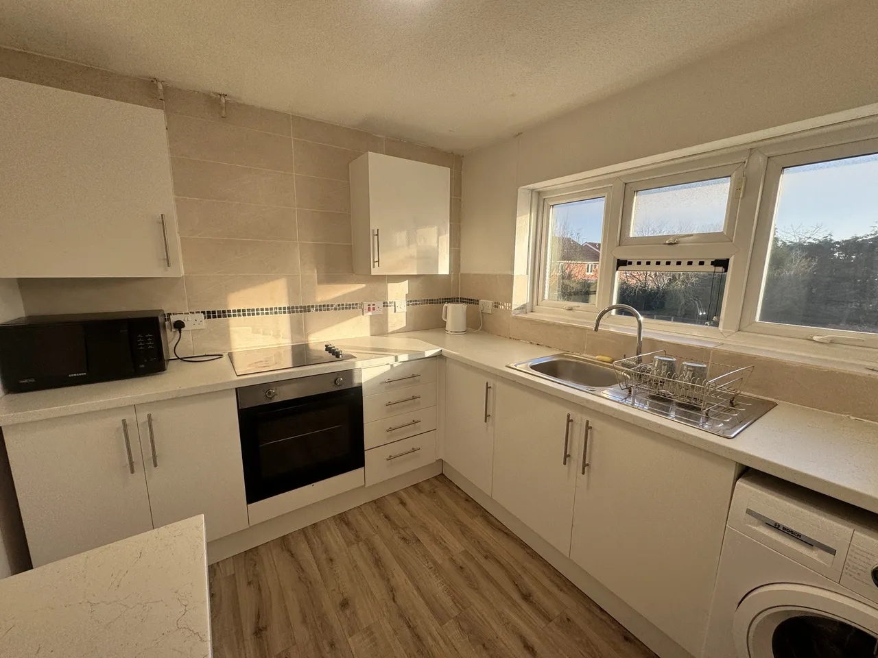 Lomas Close, Burnage, M19, photo 2
