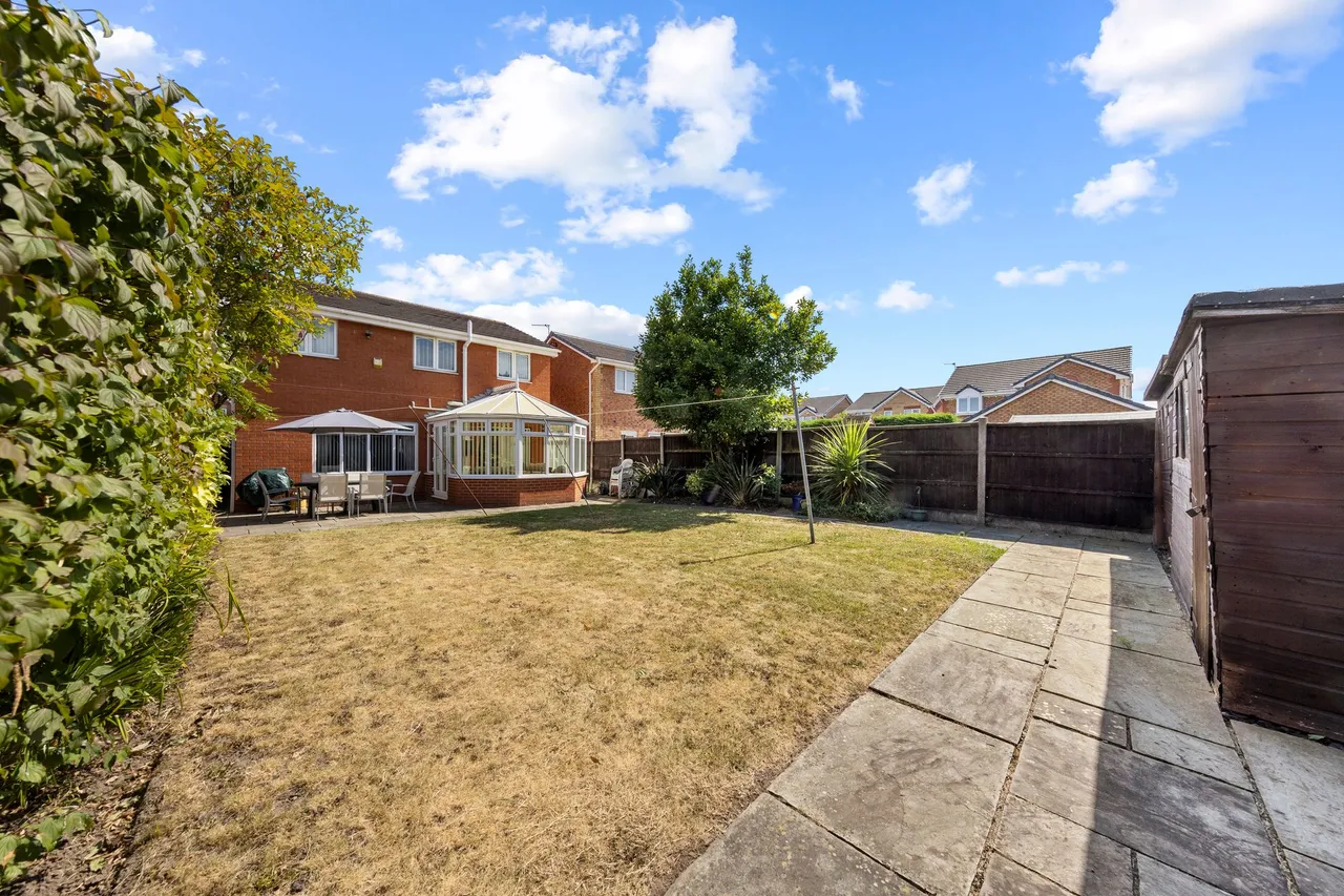 Lapwing Close, Lowton, Warrington, WA3 2GU, photo 4