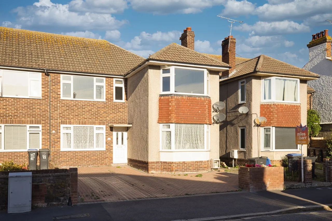 2 bed flat for sale, Swinburne Avenue, Broadstairs, CT10
