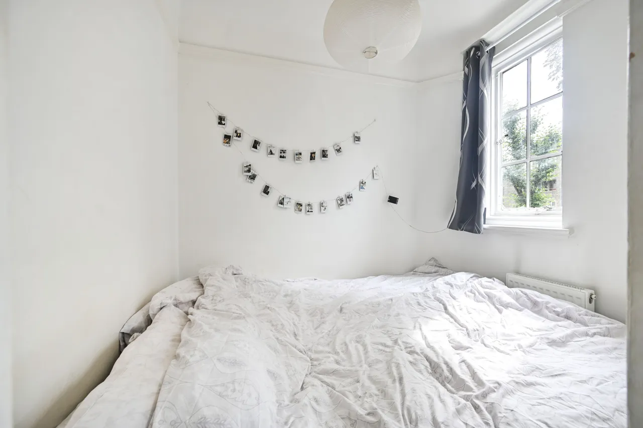 49 Hillsborough Court, Mortimer Crescent, London, photo 2