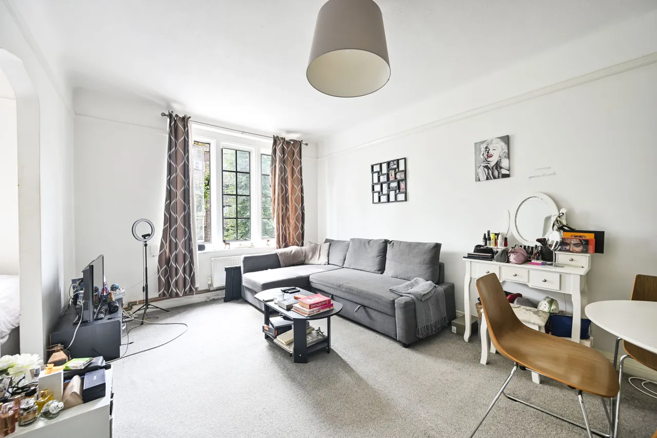 1 bed flat for sale — 49 Hillsborough Court, Mortimer Crescent, London