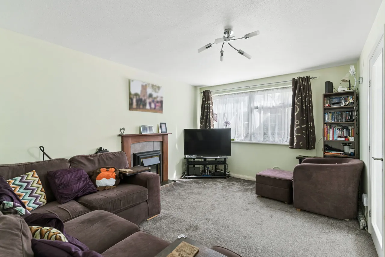 Broom Grove, Knebworth, Knebworth, SG3 6BQ, photo 3