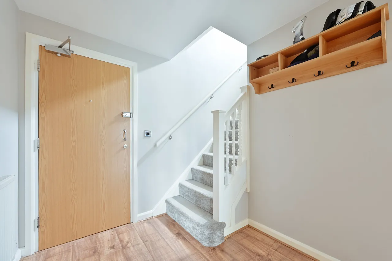24 Westmount Apartments, Metropolitan Station Approach, Watford, photo 9