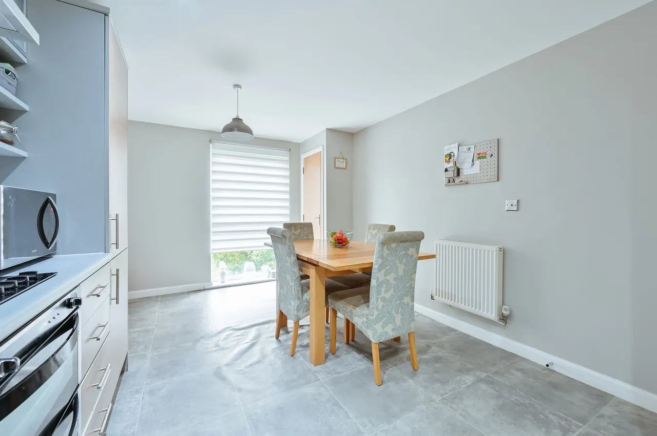 24 Westmount Apartments, Metropolitan Station Approach, Watford, photo 7