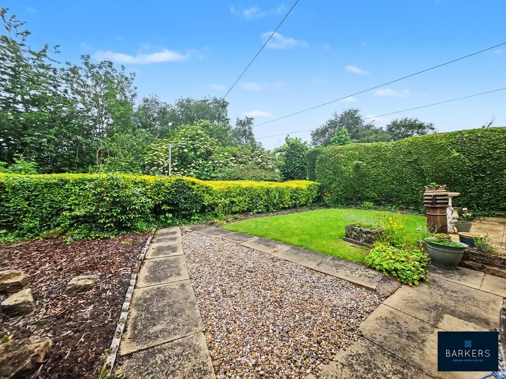 Thorndene Way, Bradford BD4 0SW, photo 5