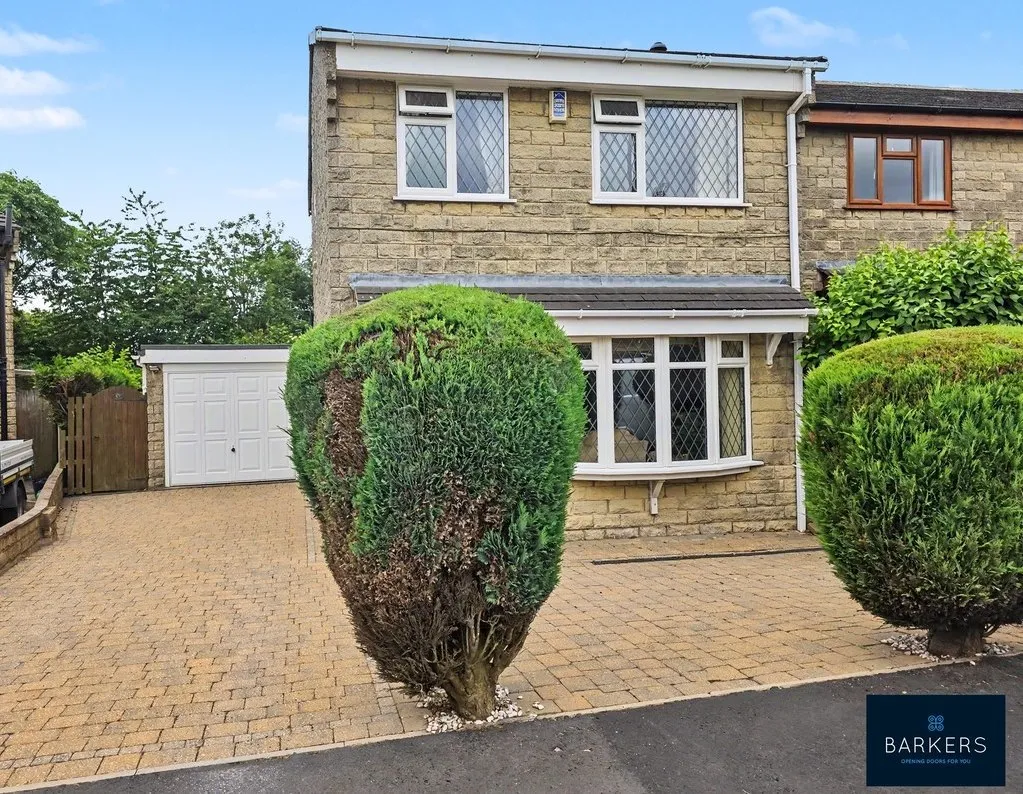 3 bed house for sale — Thorndene Way, Bradford BD4 0SW