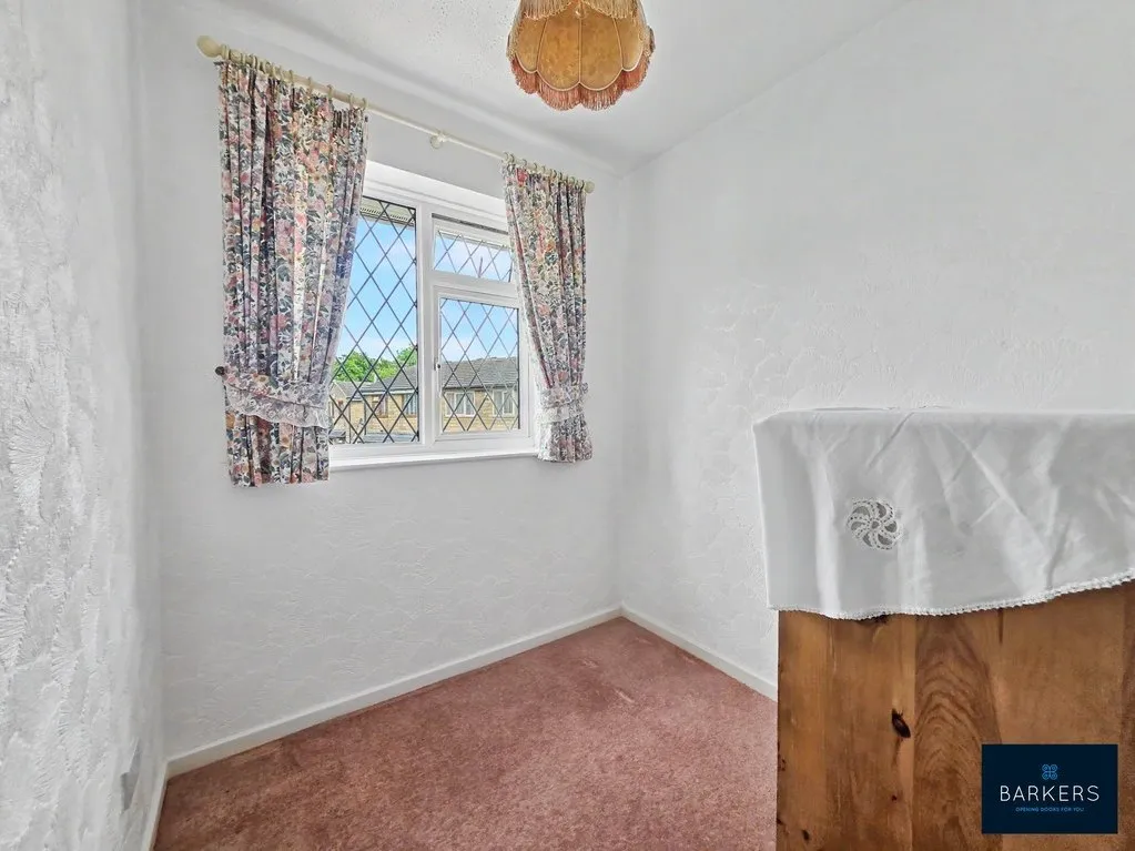 Thorndene Way, Bradford BD4 0SW, photo 11