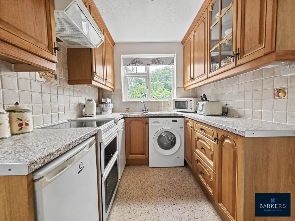 Thorndene Way, Bradford BD4 0SW, photo 8