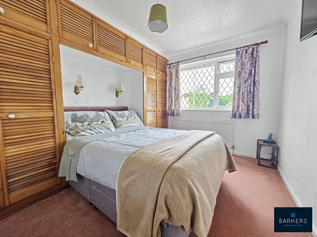 Thorndene Way, Bradford BD4 0SW, photo 9
