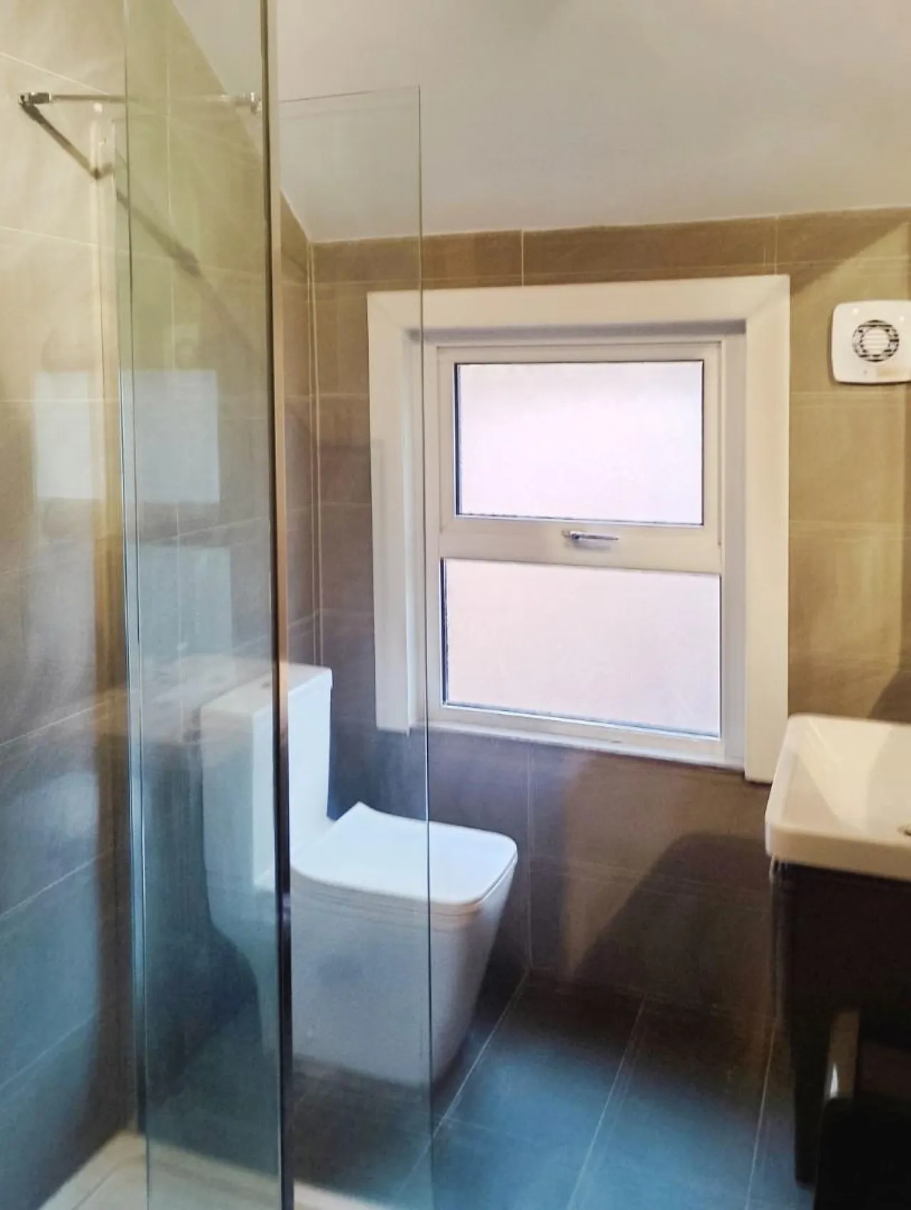 Clarendon Road, Ashford, TW15, photo 9