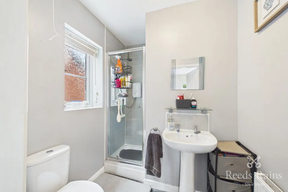 East Street, Doe Lea, S44, photo 6