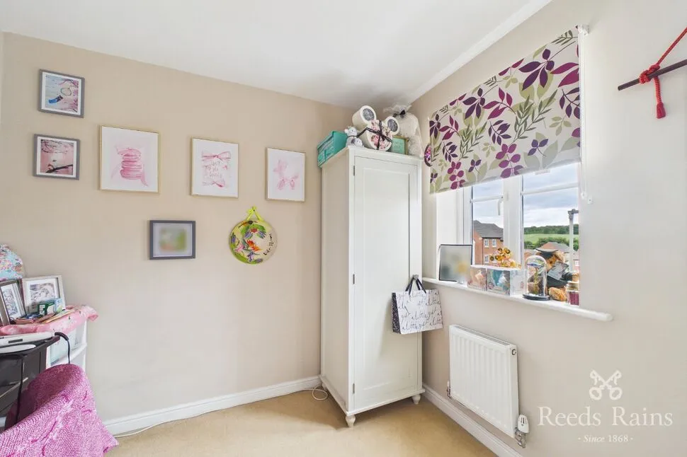 East Street, Doe Lea, S44, photo 8