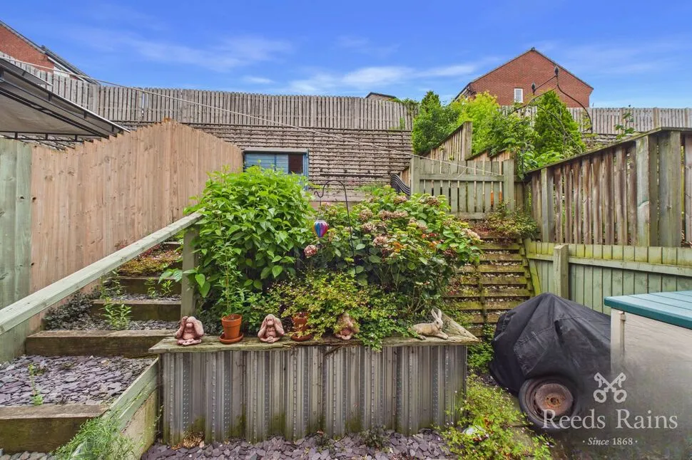 East Street, Doe Lea, S44, photo 11