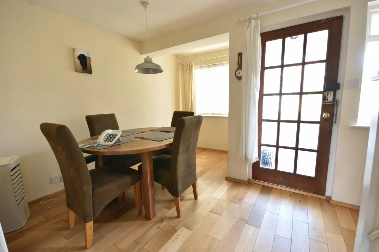 Upfield, Horley, RH6, photo 13