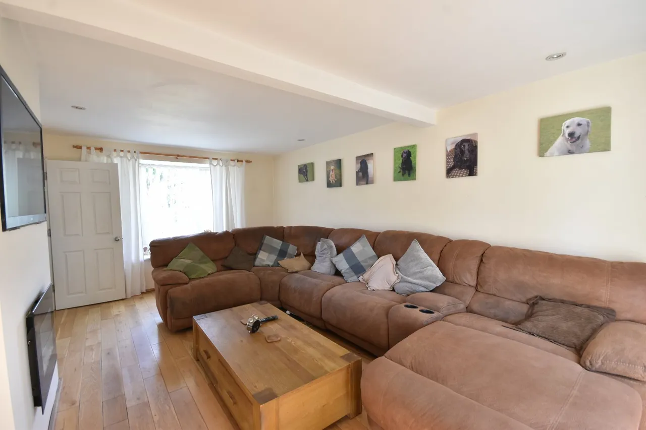 Upfield, Horley, RH6, photo 14