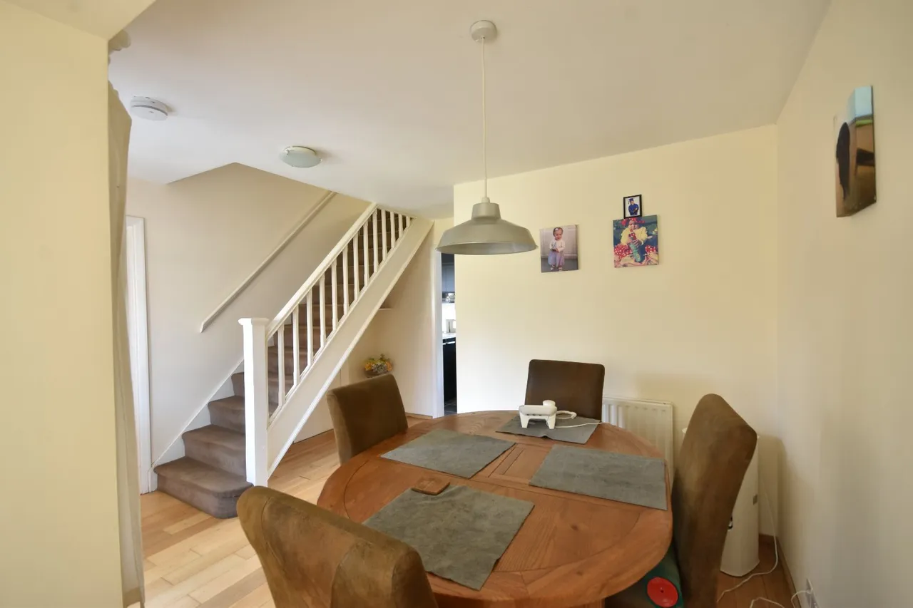 Upfield, Horley, RH6, photo 16