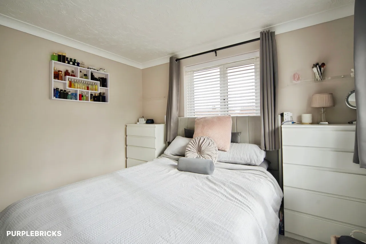 Lupin Close, Romford, RM7, photo 10